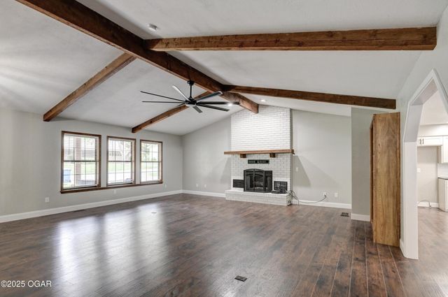 2208 Sunset Circle, Neosho, MO 64850