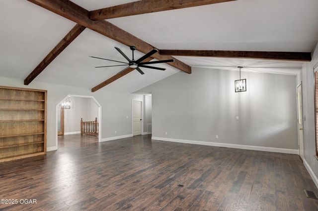 2208 Sunset Circle, Neosho, MO 64850