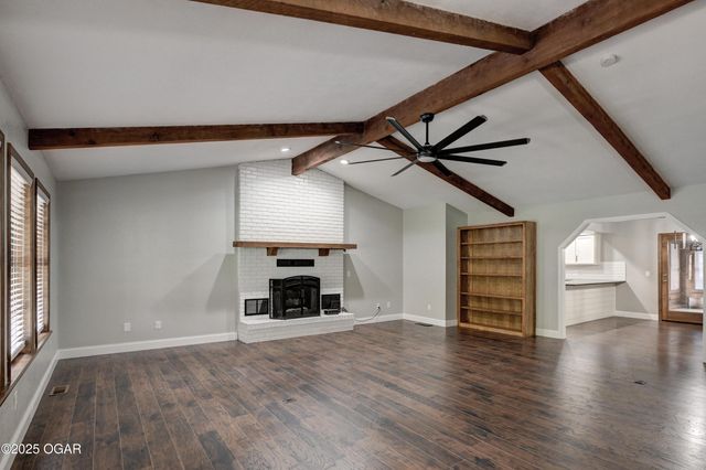 2208 Sunset Circle, Neosho, MO 64850