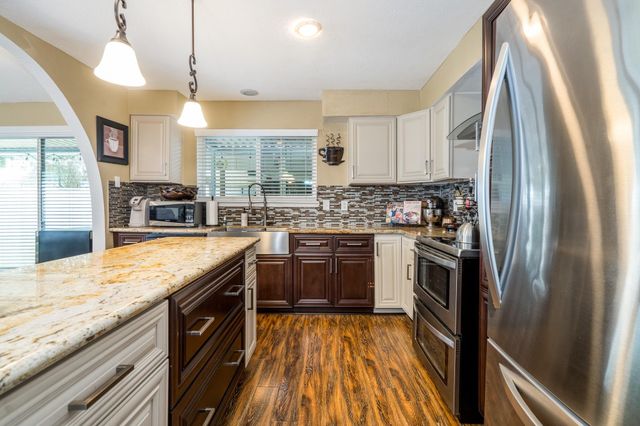 16210 Ridgegreen Drive, Houston, TX 77082