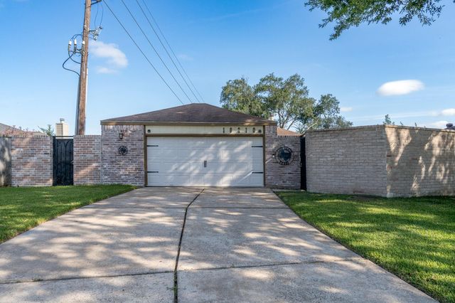 16210 Ridgegreen Drive, Houston, TX 77082