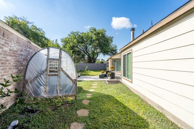 16210 Ridgegreen Drive, Houston, TX 77082