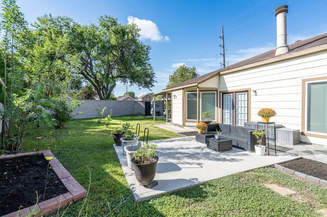 16210 Ridgegreen Drive, Houston, TX 77082