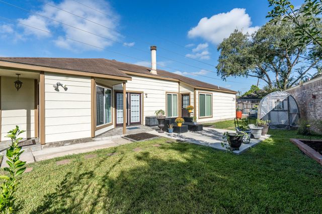 16210 Ridgegreen Drive, Houston, TX 77082
