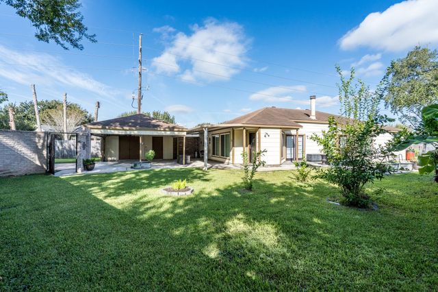 16210 Ridgegreen Drive, Houston, TX 77082