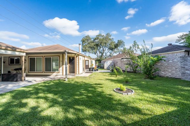 16210 Ridgegreen Drive, Houston, TX 77082