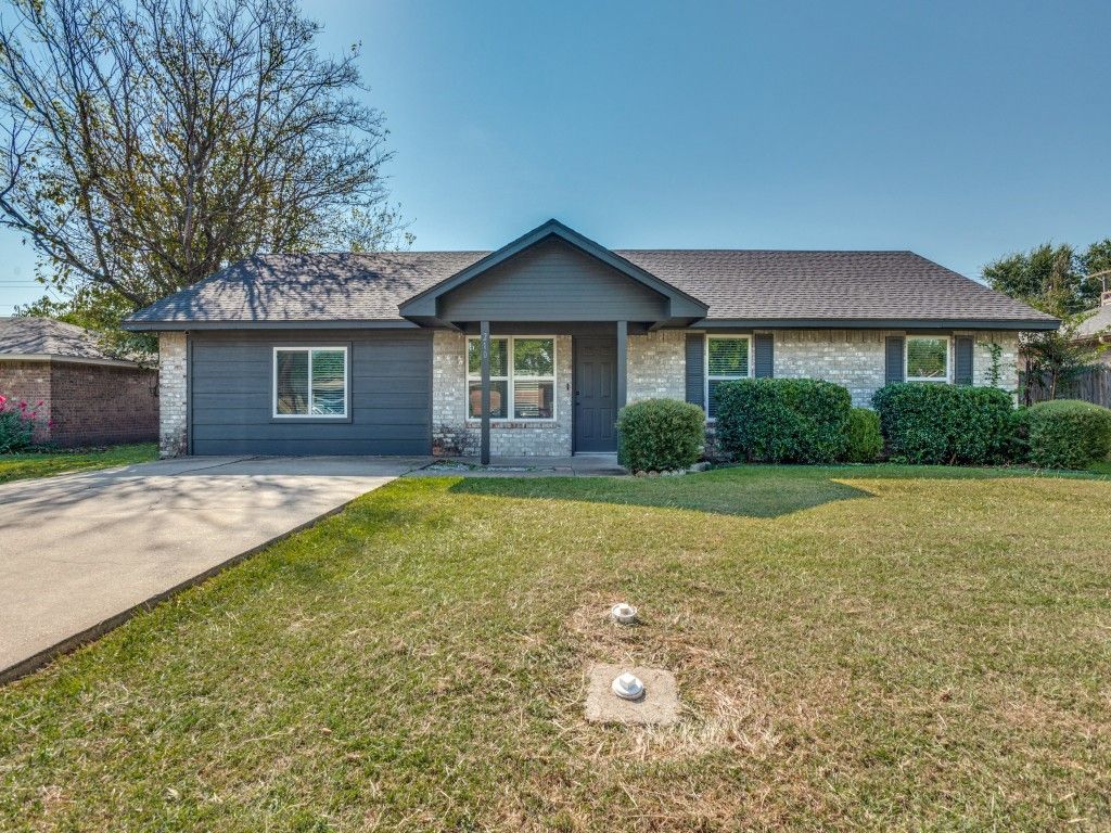 210 Myrtle Avenue, Waxahachie, TX 75165