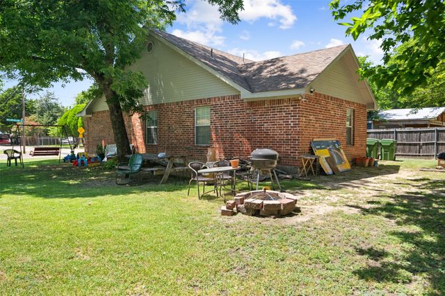 1724 Willow Hollow Drive, Garland, TX 75040