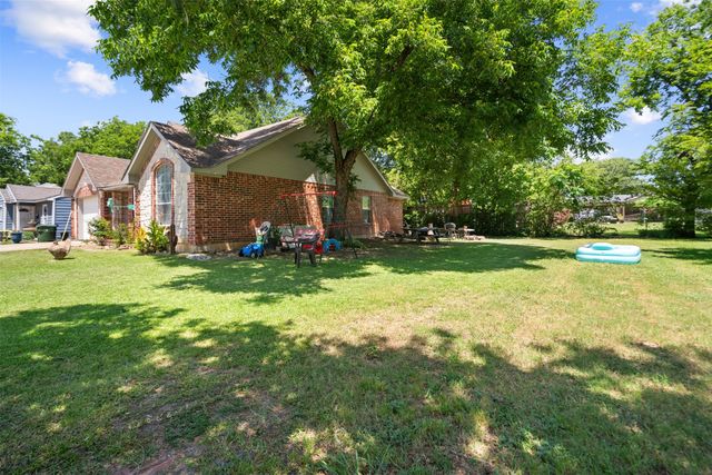 1724 Willow Hollow Drive, Garland, TX 75040