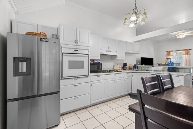 1724 Willow Hollow Drive, Garland, TX 75040
