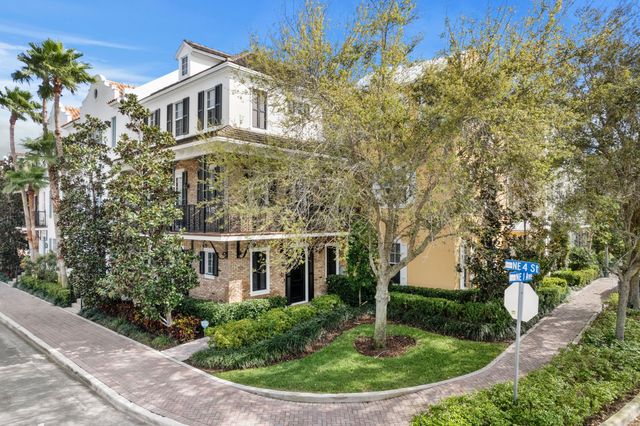 135 N Cannery Row Circle, Delray Beach, FL 33444