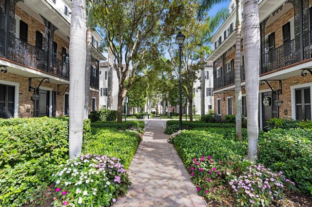 135 N Cannery Row Circle, Delray Beach, FL 33444