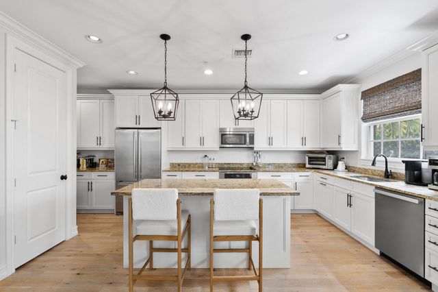 135 N Cannery Row Circle, Delray Beach, FL 33444