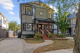 986 Smith Avenue, Birmingham, MI 48009