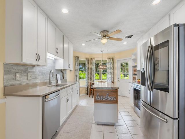 4375 GATOR TRACE Lane, Fort Pierce, FL 34982
