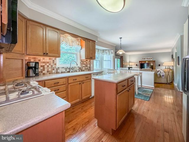 766 EISENHAUER DR, Telford, PA 18969