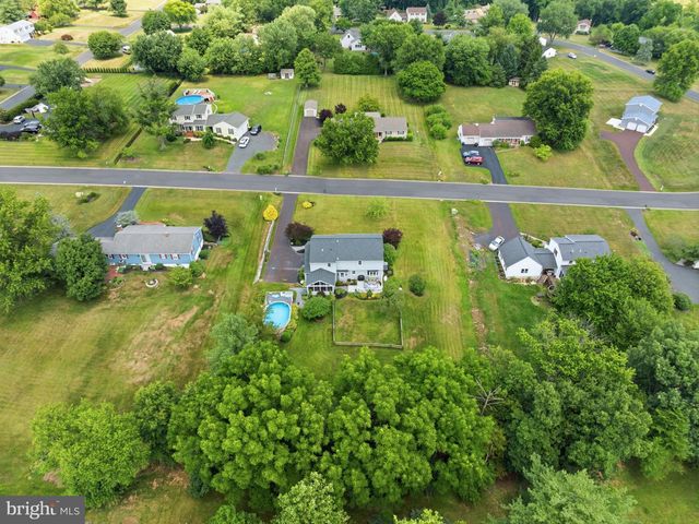 766 EISENHAUER DR, Telford, PA 18969