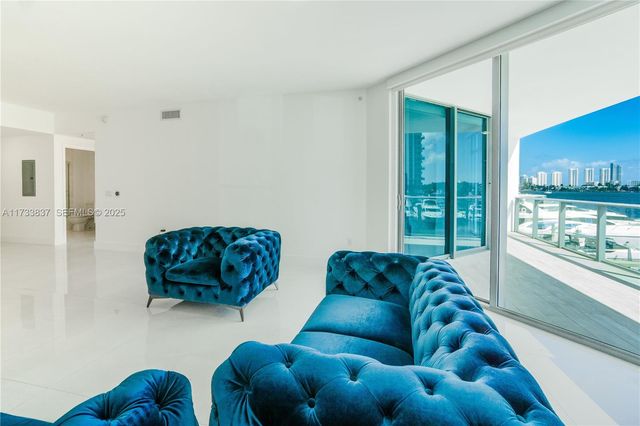 17301 Biscayne Boulevard 207, North Miami Beach, FL 33160