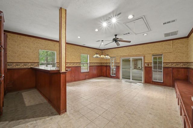 1018 Mesquite Drive, Magnolia, TX 77354