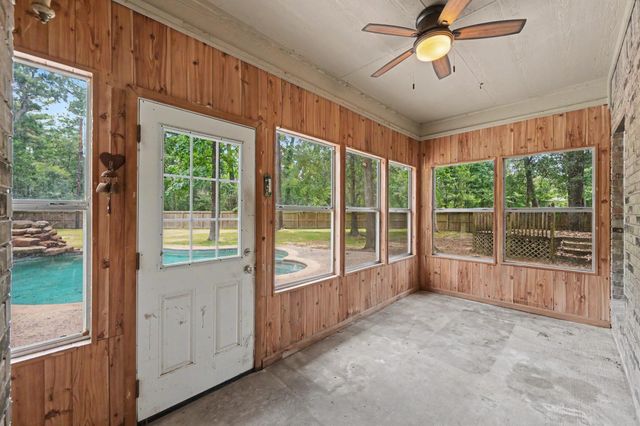 1018 Mesquite Drive, Magnolia, TX 77354