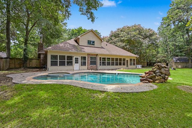 1018 Mesquite Drive, Magnolia, TX 77354