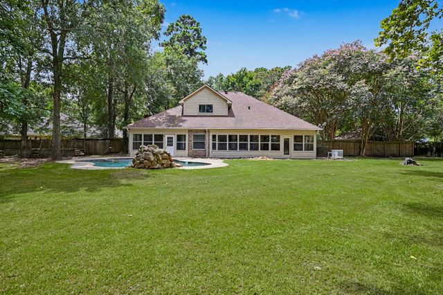 1018 Mesquite Drive, Magnolia, TX 77354