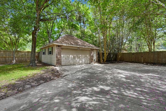 1018 Mesquite Drive, Magnolia, TX 77354