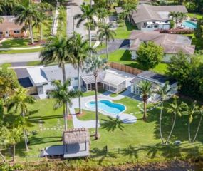 8946 SW 52nd Court, Cooper City, FL 33328