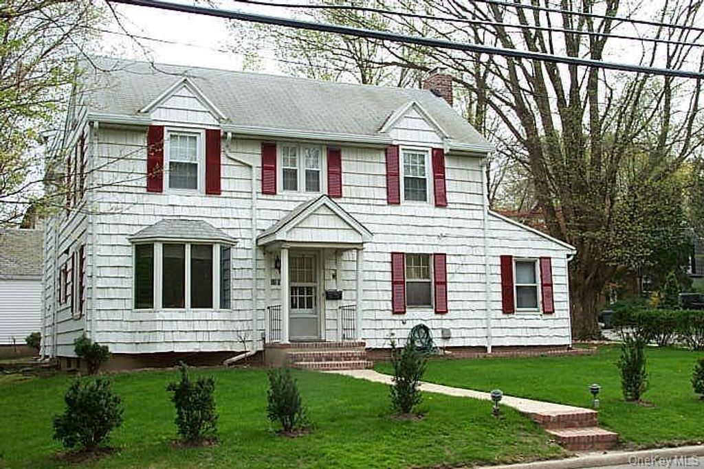 120 Hicks Lane, Great Neck, NY 11024
