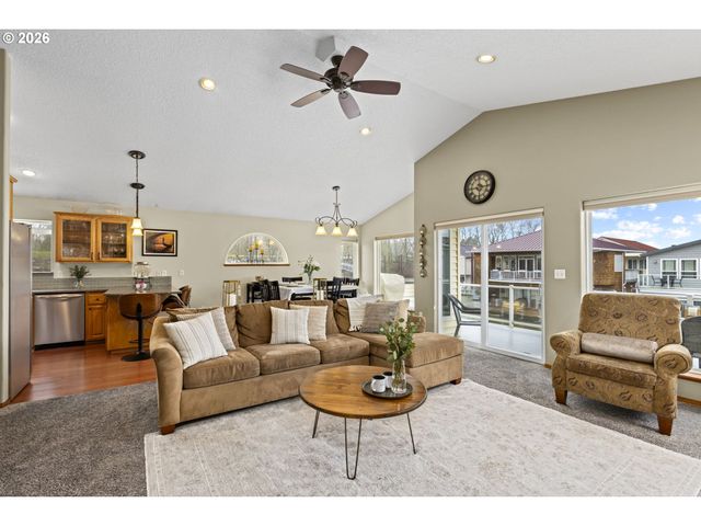 17809 Ne MARINE Dr C3, Portland, OR 97230