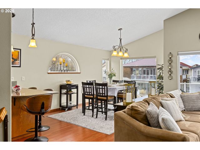 17809 Ne MARINE Dr C3, Portland, OR 97230