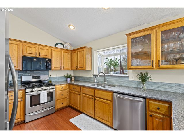 17809 Ne MARINE Dr C3, Portland, OR 97230