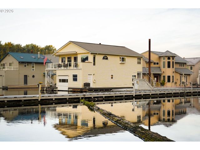 17809 Ne MARINE Dr C3, Portland, OR 97230