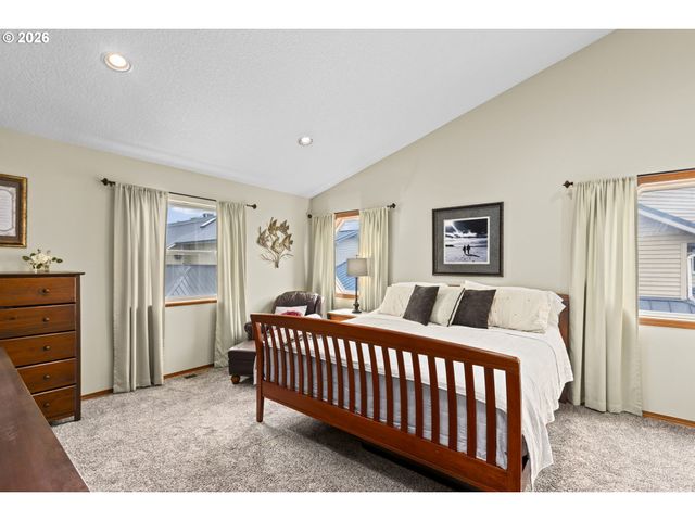 17809 Ne MARINE Dr C3, Portland, OR 97230