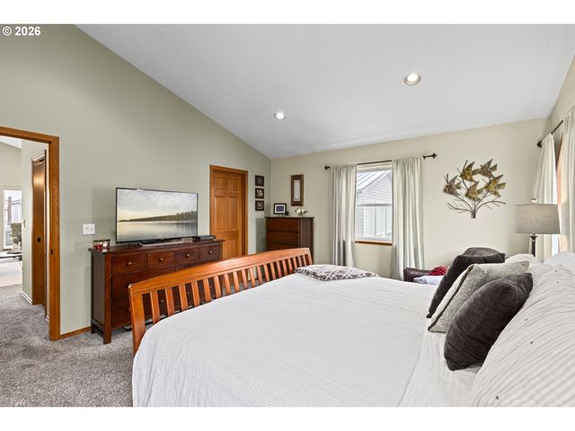 17809 Ne MARINE Dr C3, Portland, OR 97230
