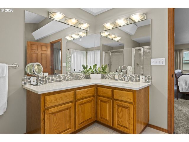 17809 Ne MARINE Dr C3, Portland, OR 97230