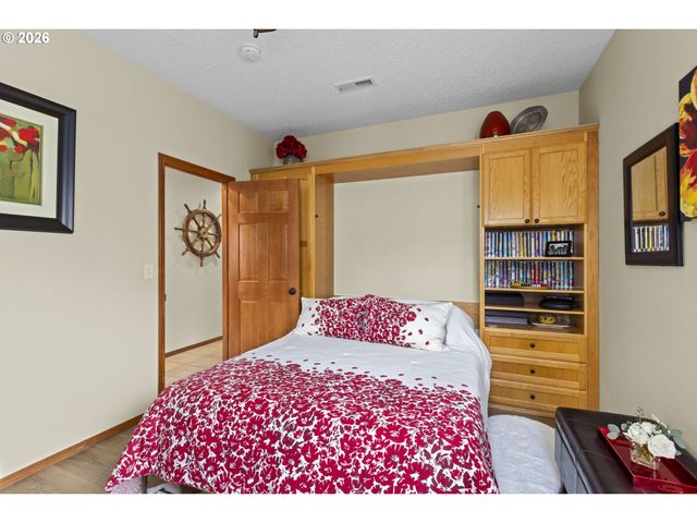 17809 Ne MARINE Dr C3, Portland, OR 97230