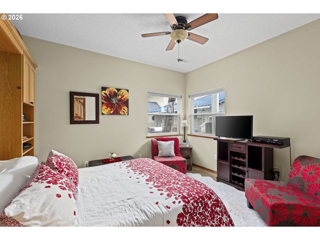 17809 Ne MARINE Dr C3, Portland, OR 97230