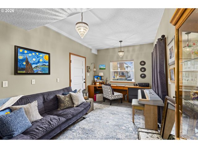 17809 Ne MARINE Dr C3, Portland, OR 97230