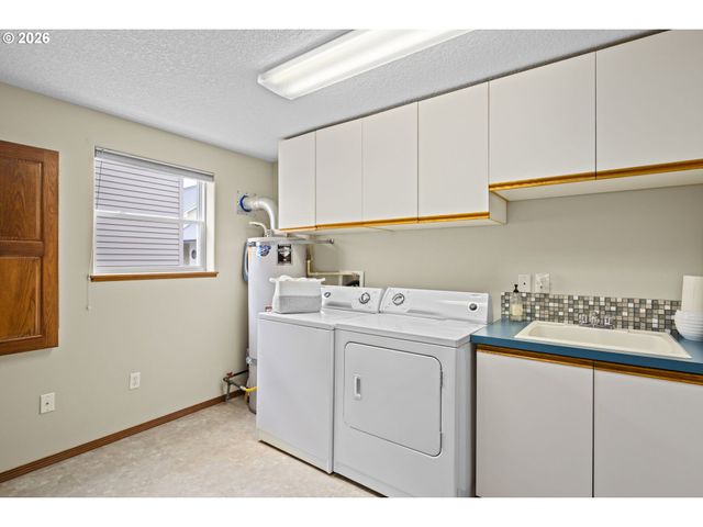 17809 Ne MARINE Dr C3, Portland, OR 97230