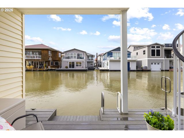 17809 Ne MARINE Dr C3, Portland, OR 97230