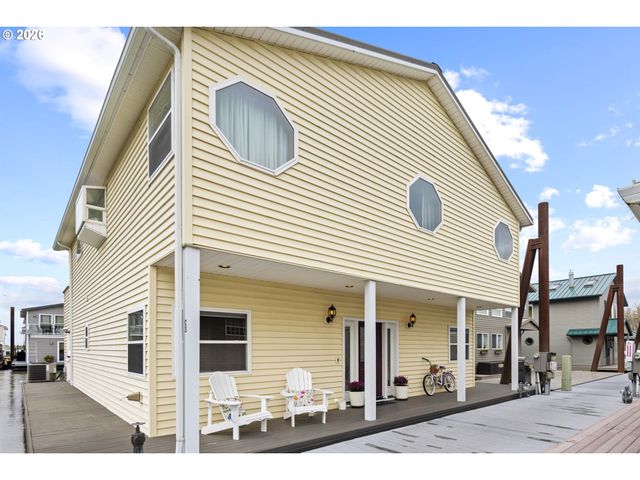 17809 Ne MARINE Dr C3, Portland, OR 97230