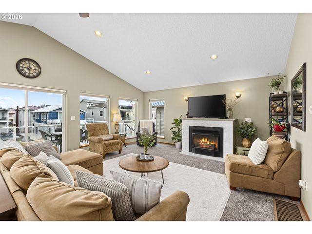17809 Ne MARINE Dr C3, Portland, OR 97230