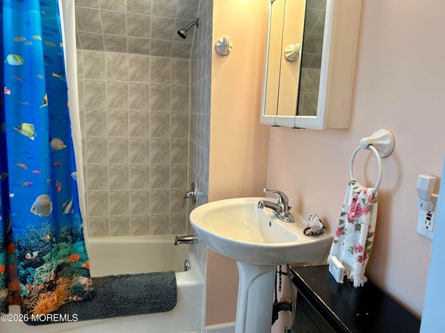 67 Snug Harbor Avenue, Highlands, NJ 07732