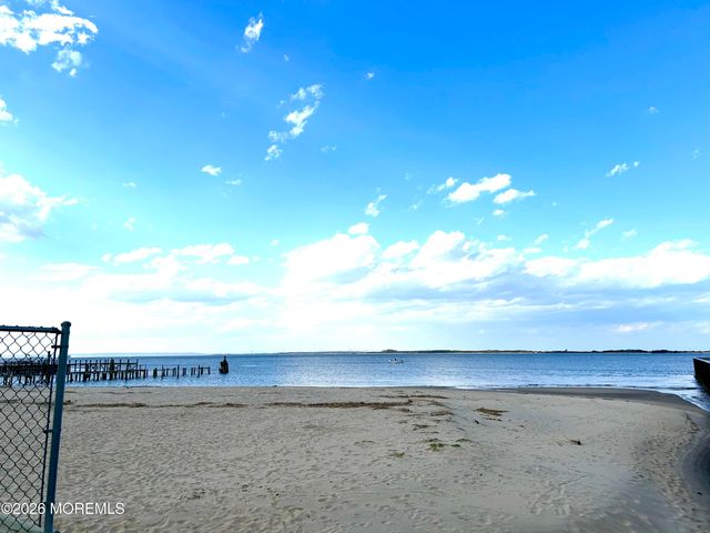 67 Snug Harbor Avenue, Highlands, NJ 07732