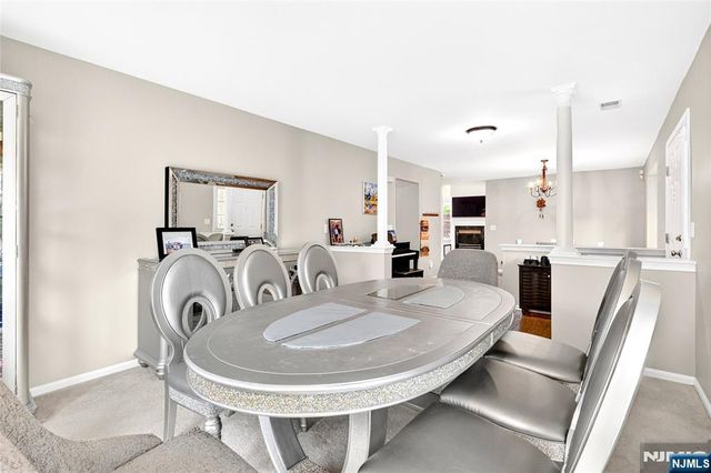 554 Adirondack Court, Mahwah, NJ 07430