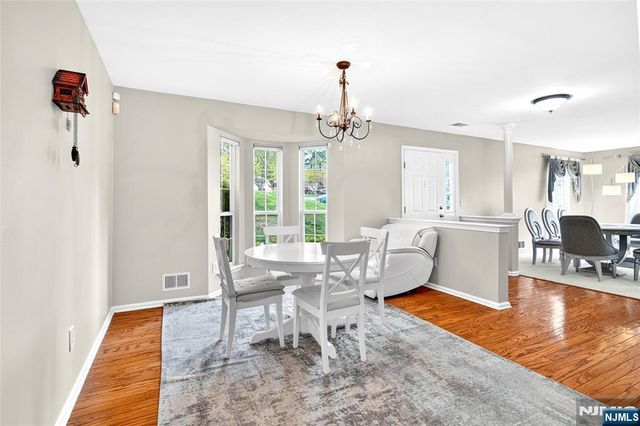 554 Adirondack Court, Mahwah, NJ 07430