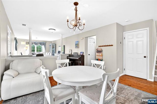 554 Adirondack Court, Mahwah, NJ 07430
