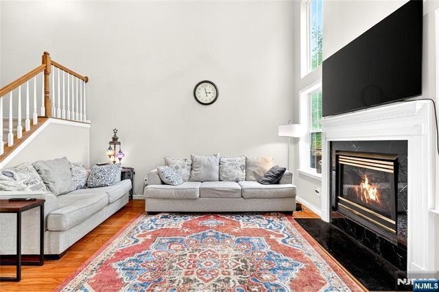 554 Adirondack Court, Mahwah, NJ 07430