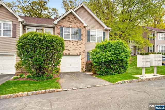 554 Adirondack Court, Mahwah, NJ 07430